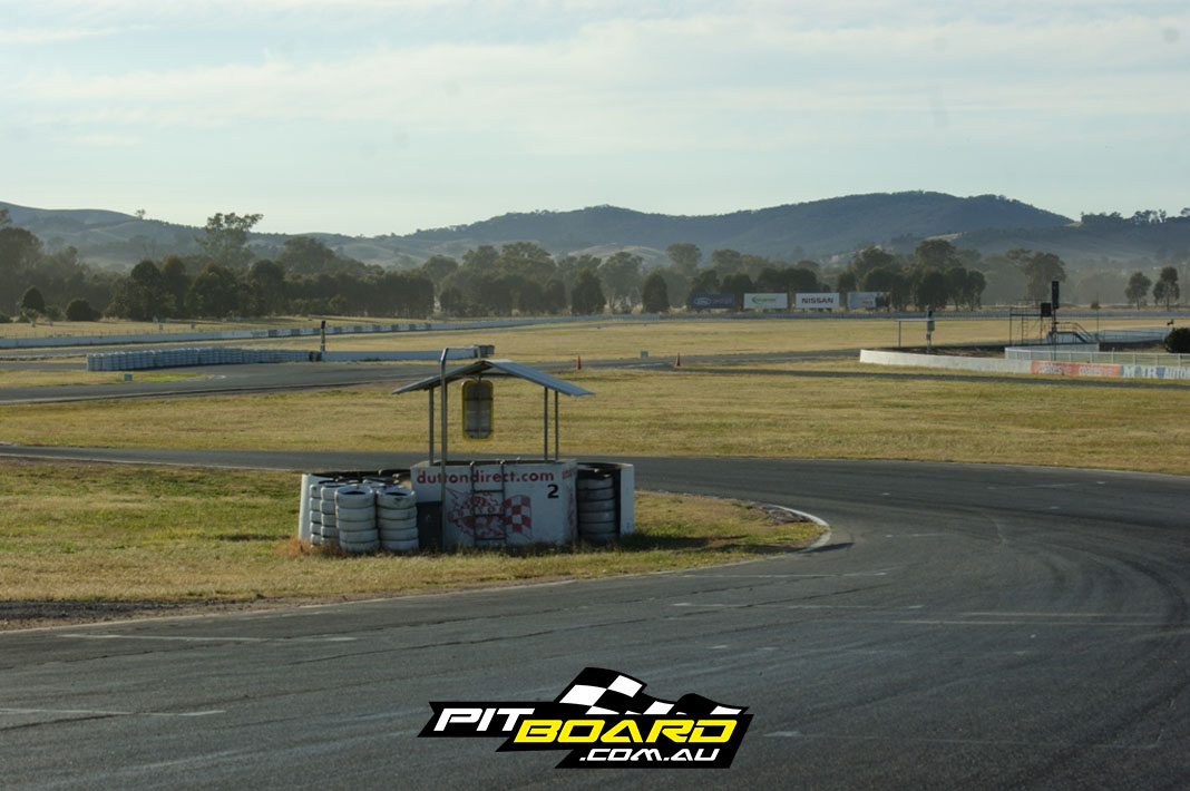 Track Guide: Winton Raceway, Victoria - Racing, Riding, Motorcycle