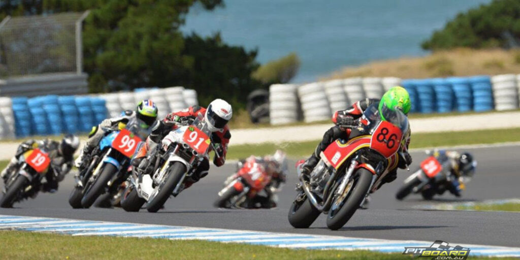 Today, the Superbike Masters category is open to bikes from the bygone era and with a full field of 40 bikes spread over four classes.  
