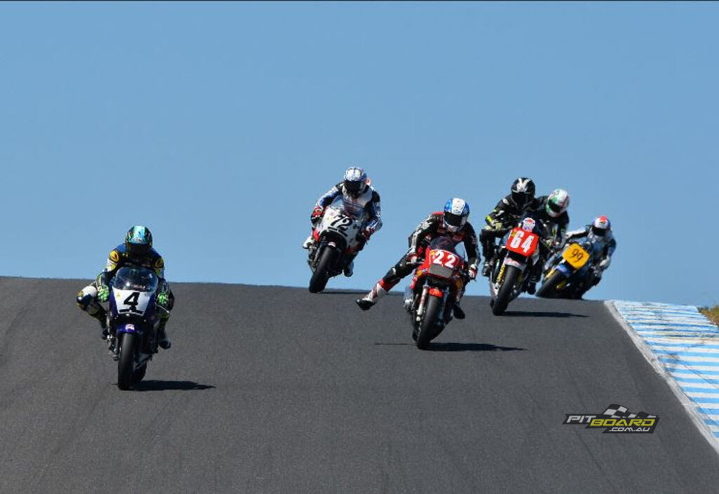 After a hiatus, Victorian clubs commenced their own competitions for modified big-bore, four-stroke machines and the southern state soon became the central powerhouse of Australian Superbike racing.