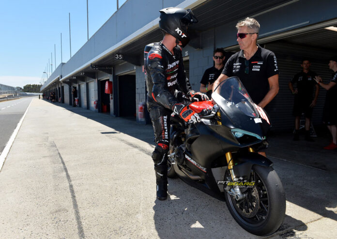 Luca Bernardi and Oli Bayliss hit the track for Barni Ducati Racing Team for the first time during the two day test.