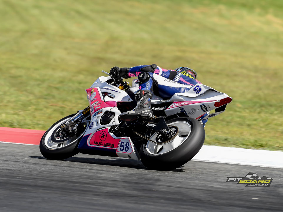 Friday was an exciting day for the Supersport class with the field being quite bunched up in terms of times...