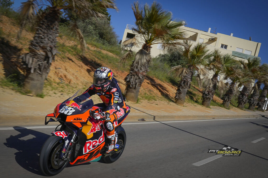 Riding alongside and following a MotoGP™ rider – who is riding a MotoGP™ bike – is a truly unique opportunity, and an awe-inspiring number of bikers weren’t about to pass that up.