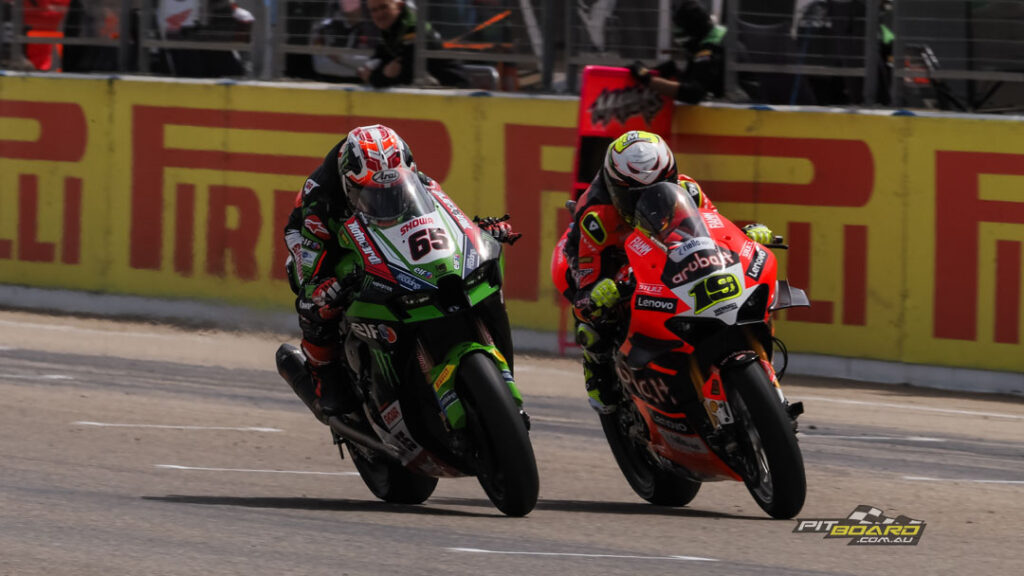 Jonathan Rea and Alvaro Bautista went head-to-head in the 18-lap season opening race of the 2022 MOTUL FIM Superbike World Championship at the Spanish circuit of Aragon.