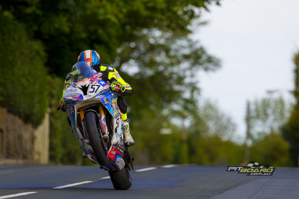 Alex went on to ride for a couple of well-known teams at the TT. Here’s how it went down.