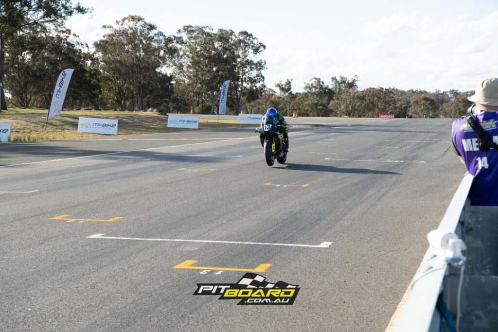 There had been some controversy towards the end of Friday when a number of Superbike teams pushed for the Saturday morning session to be split into a 20 minute free practice and a 20 minute qualifying session.