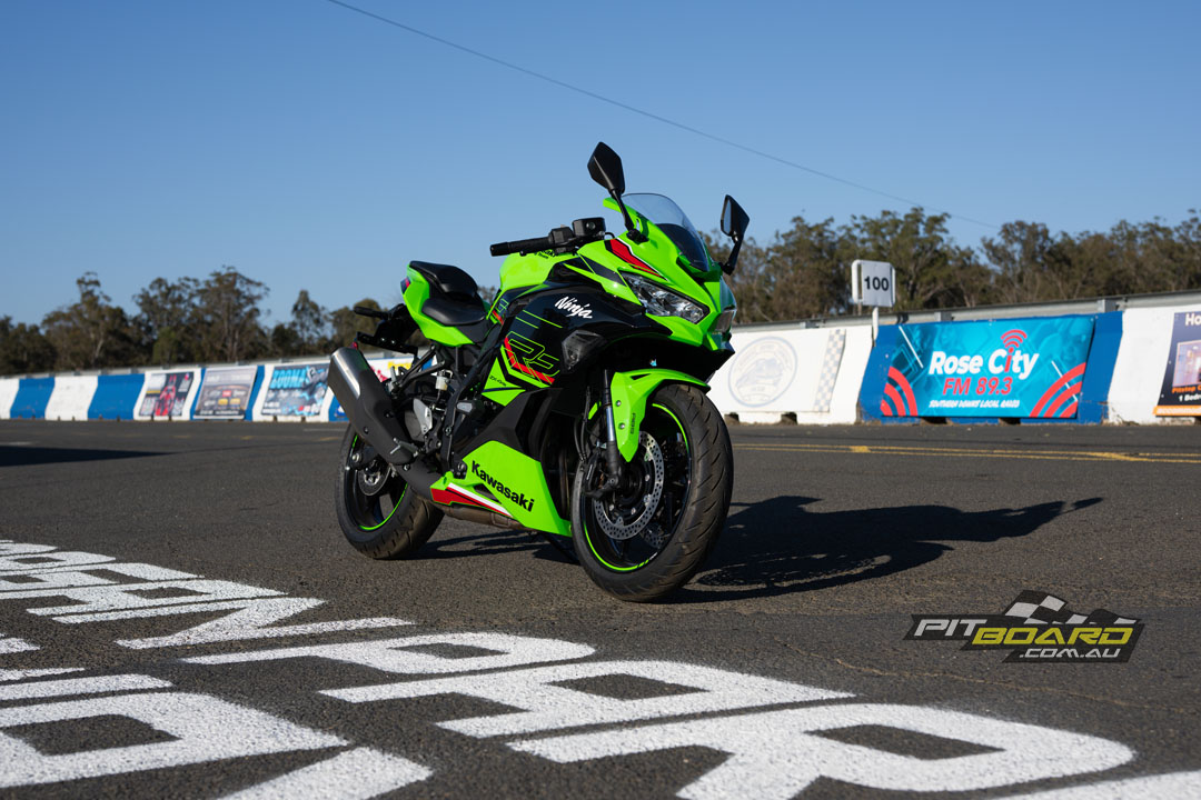 Review: 2023 Kawasaki Ninja ZX-4RR & R, Track Test! - Motorcycle
