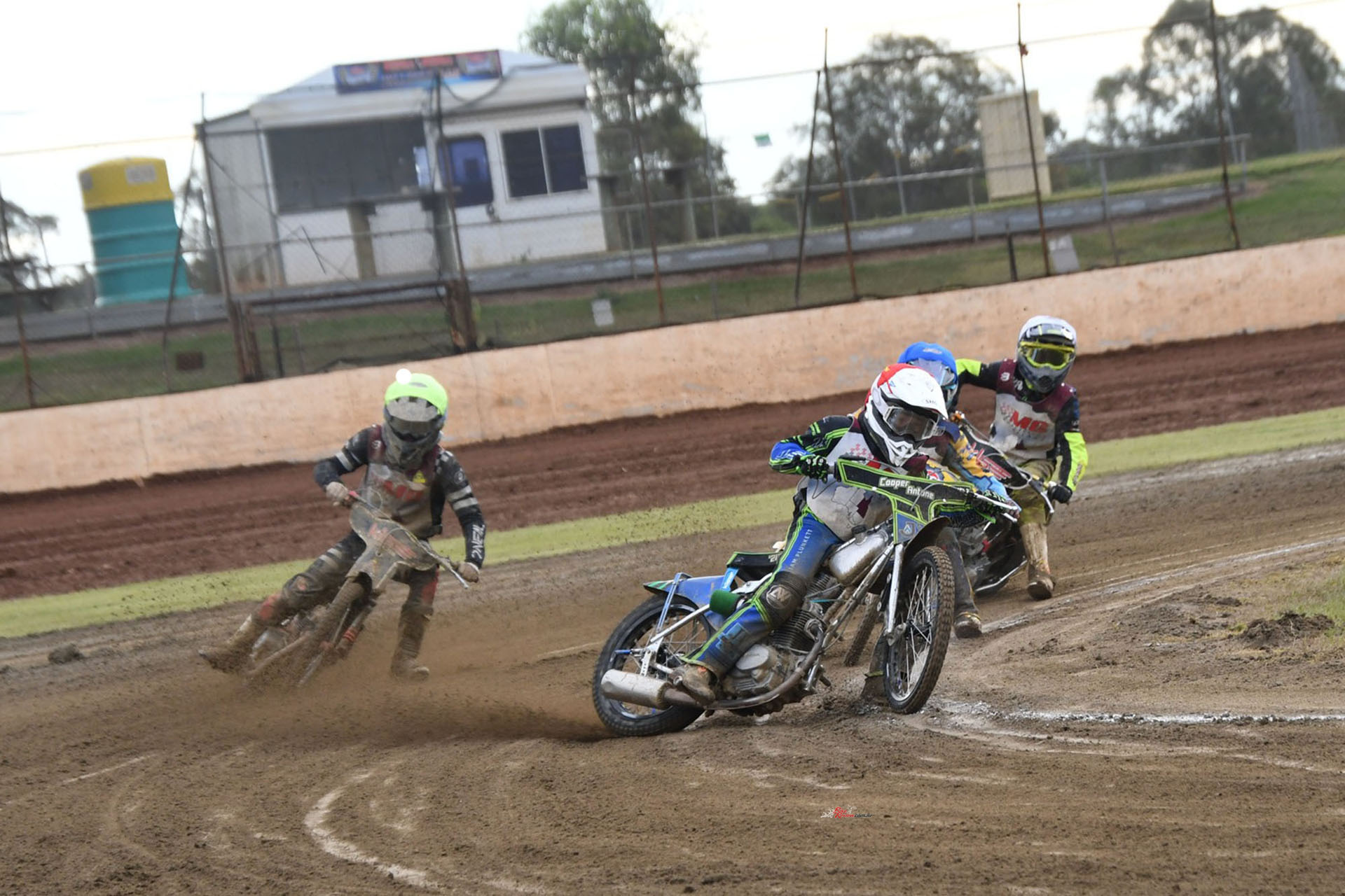 Elite U21 and U16 speedway talent racing at Albury-Wodonga - Racing ...